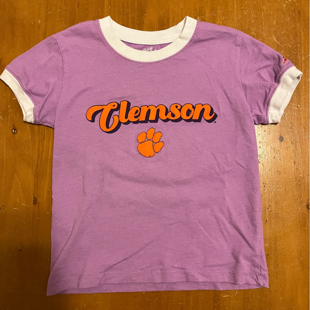 Small (6-7) Girls Clemson T-shirt. Good condition.